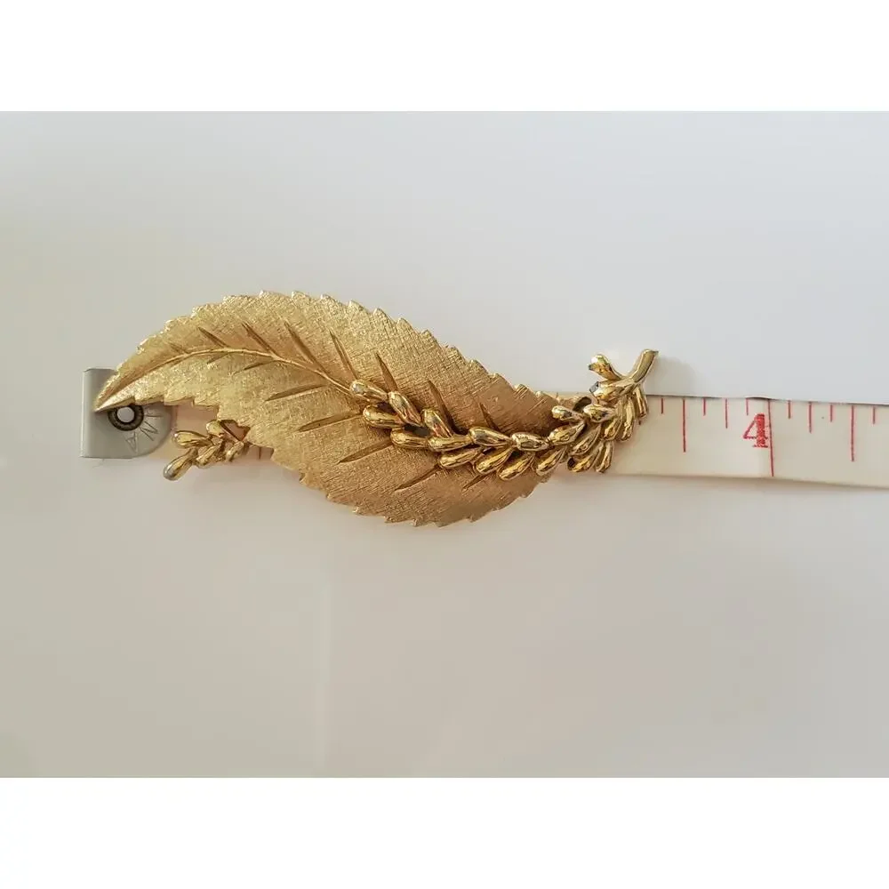 Vintage Mid-Century Crown Trifari Laurel Leaf Brooch